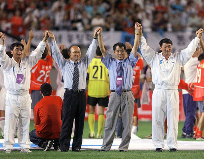 Ông Park Hang Seo từng cùng ĐT Hàn Quốc vào bán kết World Cup 2002 trong vai trò trợ lý